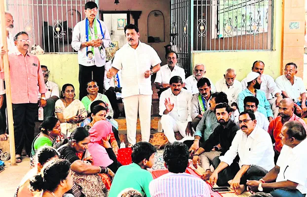 పేద విద్యార్థులకు వైద్య విద్య దూరం 