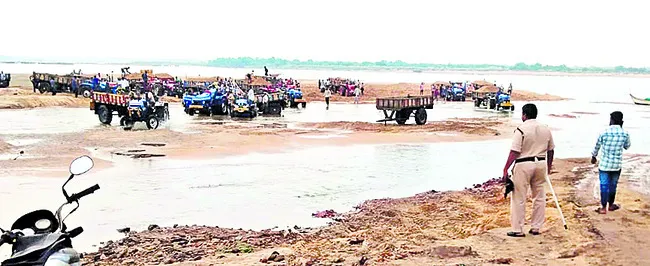 ఇసుక మాయం.. కృష్ణమ్మకు శోకం 