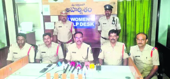 రౌడీషీటర్‌ హత్యకేసులో కొత్తకోణం 