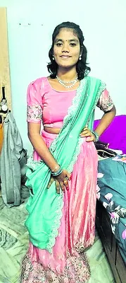 యువతి ఆత్మహత్య