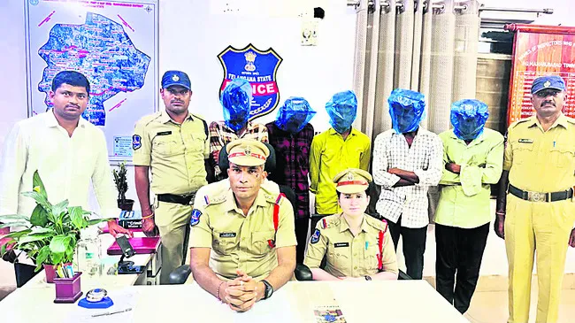 రెండున్నర కిలోల గంజాయి స్వాధీనం