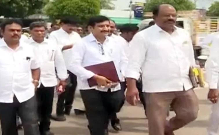 AP Electricity employees  preparing for a Chalo Vijayawada