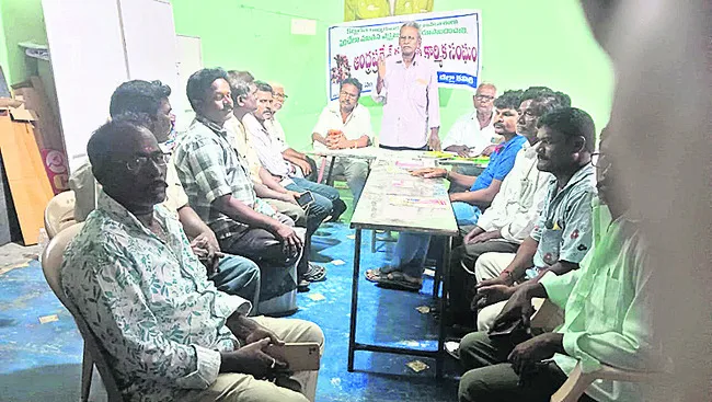 కుటీర పరిశ్రమగా కల్తీ మద్యం తయారీ 