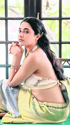 ఇంటర్నెట్లో హాట్ హాట్గా ప్రియాంక
