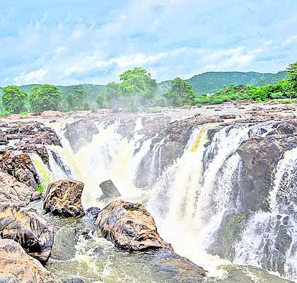 ఈశాన్యంలో.. తుపానుల గండం