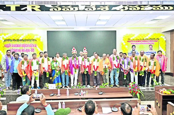పీఆర్‌ మినిస్ట్రీయల్‌ ఉద్యోగుల సంఘం జిల్లా అధ్యక్షుడిగా