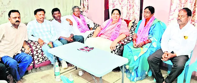 మంత్రుల తీరు సిగ్గుచేటు