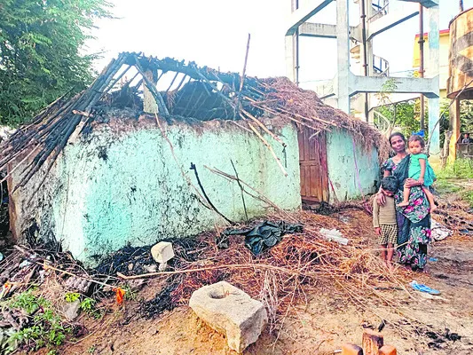 పూరి గుడిసె దగ్ధం