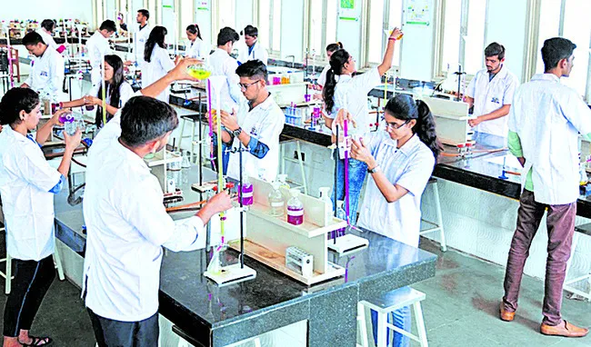 ఫార్మసీ ప్రవేశాలకు కొత్త షెడ్యూల్
