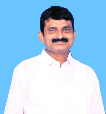 మొదటి నుంచి వివక్షే ...