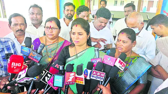 గిరిజన విద్యార్థుల ఆరోగ్యంపై ప్రభుత్వం మొద్దు నిద్ర 