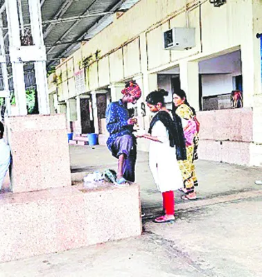రైల్వే స్టేషన్ల నుంచి రవాణా! 
