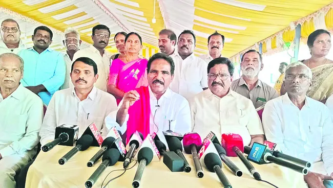 రెండు రాష్ట్రాల మధ్య వివాదానికి కేంద్రం కుట్ర