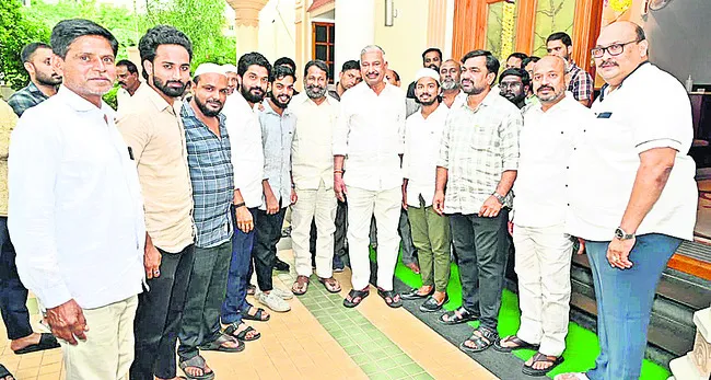 కల్తీ మద్యంపై నిరసనలు 