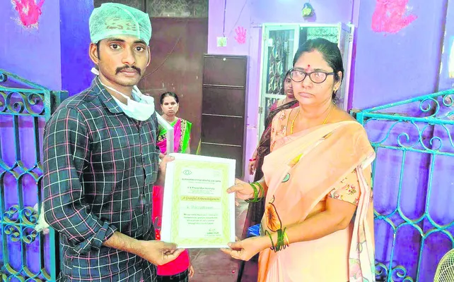కోడి పందాల స్థావరంపై దాడి 