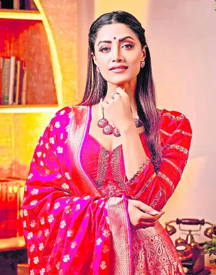 తమిళంలో నటించడమే ఘనం 