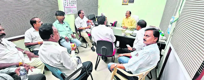 టీడీపీ నేత బద్రీ ఆగ్రహం