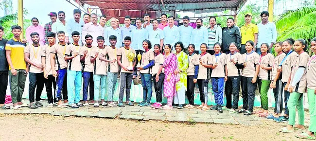 వ్యసనాలకు దూరంగా ఉండాలి 