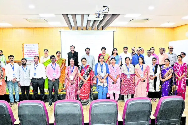 మూక్స్ శిక్షణ ప్రారంభం
