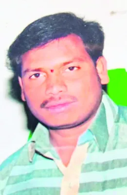 అడవి పందిని ఢీకొన్న బైక్‌ ..
