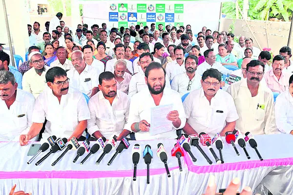 నిజాలు రాస్తే ‘సాక్షి’పై కక్ష సాధింపా?