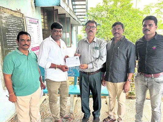‘మందు’కొడిగా దరఖాస్తులు