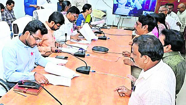 అర్జీల పరిష్కారంపై ప్రత్యేక శ్రద్ధ