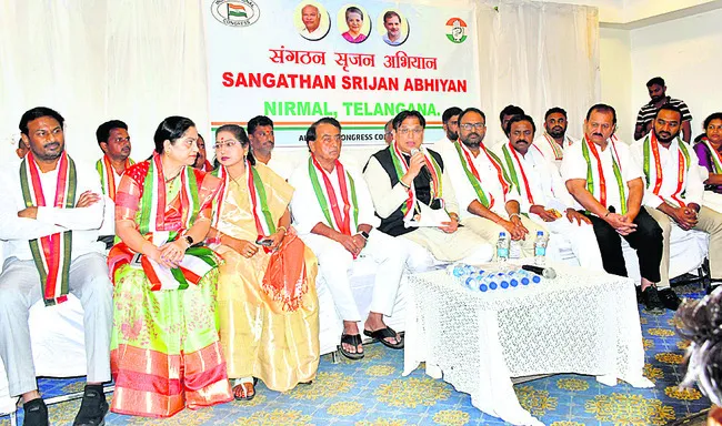 కాంగ్రెస్‌ పథకాలను కాపీ కొడుతున్న బీజేపీ 