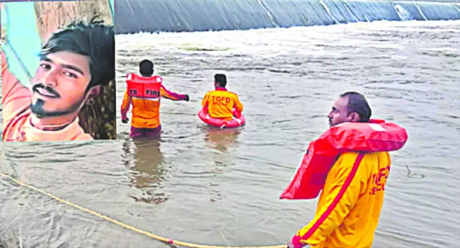 చేపల వేటకు వెళ్లి యువకుడు గల్లంతు 