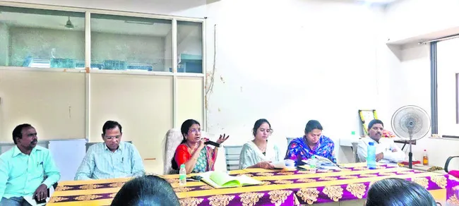 ప్రభుత్వ ఆస్పత్రుల్లో ప్రసవాల సంఖ్య పెంచండి