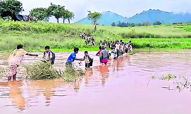 బడికెళ్లొచ్చే వరకూ బెంగే!