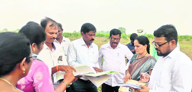 రైతుల భూములకు రీసర్వే నిర్వహించాలి