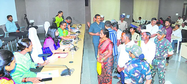 అర్జీలు సత్వరం పరిష్కారం