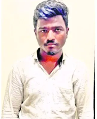 సైబర్‌ నేరగాళ్లకు సహకరిస్తున్న ముగ్గురు అరెస్ట్‌ 