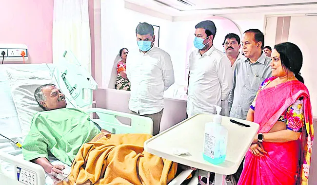 రాజ్యసభ సభ్యుడు గొల్ల బాబూరావుకు పరామర్శ