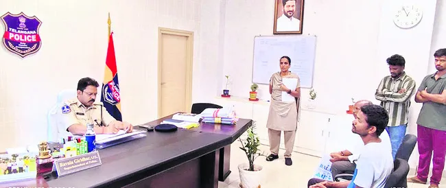 బాణాసంచా విక్రయానికి అనుమతి తప్పనిసరి