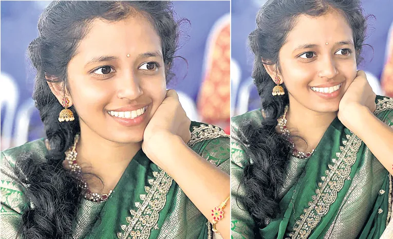  హైదరాబాద్‌లో బీటెక్‌ విద్యార్థిని..
