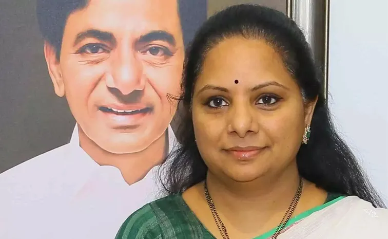 కల్వకుంట్ల కవిత కీలక నిర్ణయం.. కేసీఆర్‌ ఫొటో లేకుండానే.. 