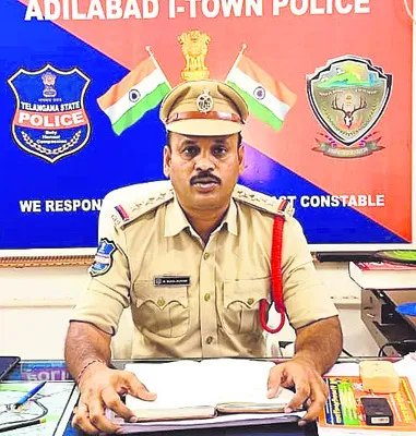 అద్దె కారు తిరిగివ్వని ఇద్దరు..