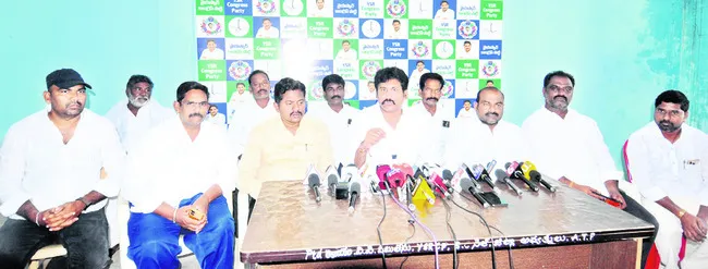 తప్పుమీద తప్పు చేస్తున్న ప్రభుత్వం