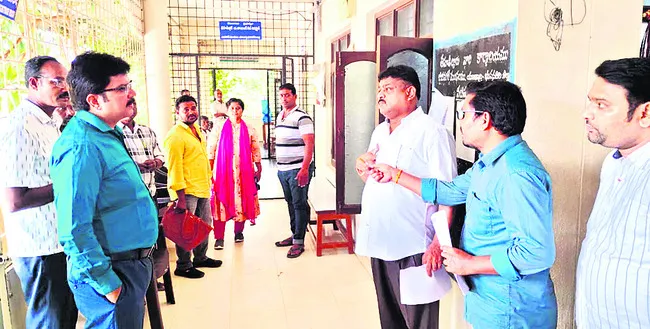 విద్యాబోధనలో ఇబ్బంది కలగకుండా చూడాలి