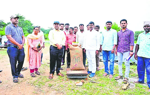 498 ధాన్యం కొనుగోలు కేంద్రాలు