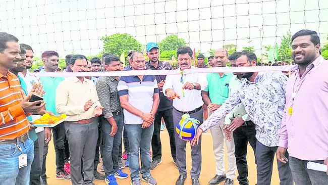 గెలుపే లక్ష్యంగా ఆటల్లో రాణించాలి