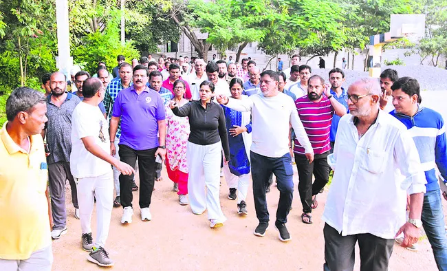 సింథటిక్ ట్రాక్ ఏర్పాటుకు కృషి