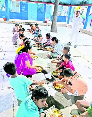 నాణ్యమైన భోజనం అందించాలి
