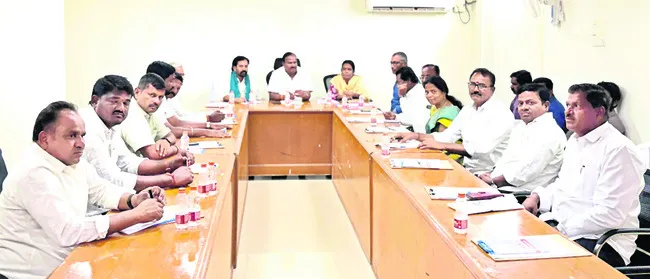 మార్కెట్యార్డు అభివృద్ధికి సమష్టి కృషి
