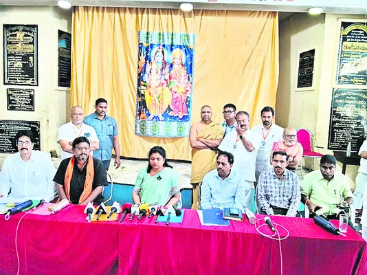 ఆలయాన్ని పరిశుభ్రంగా ఉంచాలి