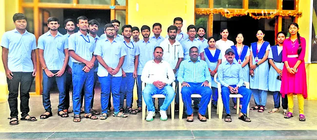 సివిల్స్‌ ఉచిత శిక్షణకు ఎంపిక 
