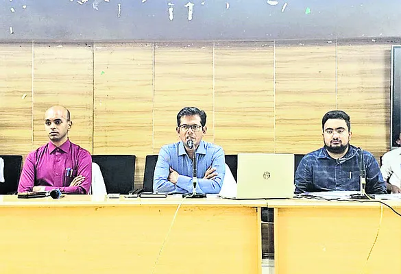నిర్వాసితులకు సాగు భూమిని గుర్తించండి