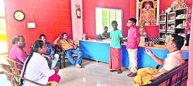 రుషి వాటికలో డీఎంహెచ్ఓ విచారణ